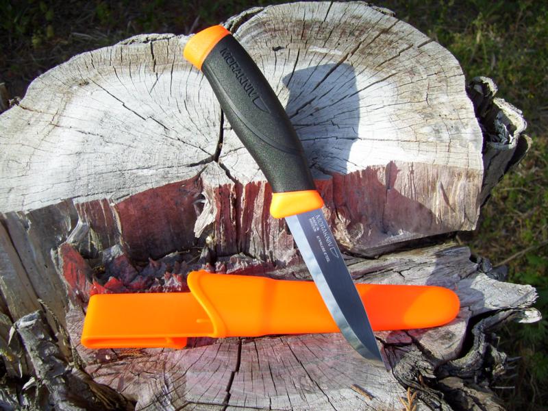 Mora-Companion-F-Flourescent-Orange-Fixed-Blade-Knife-Stainless-Steel1.jpg