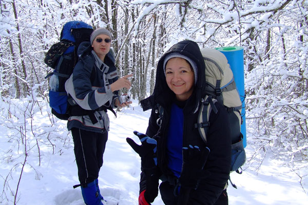 Алекс и Ольга в заснеженном крымском лесу, 06.01.2009