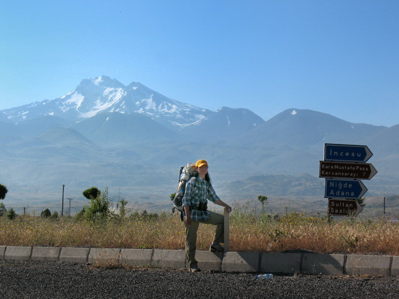 За спиной - Эрджияс Дах, в древности - вулкан Аргей.