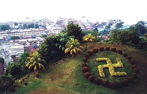 Малайзия, город Сандакон.<br />Вид с вершины холма, где находится китайский храм